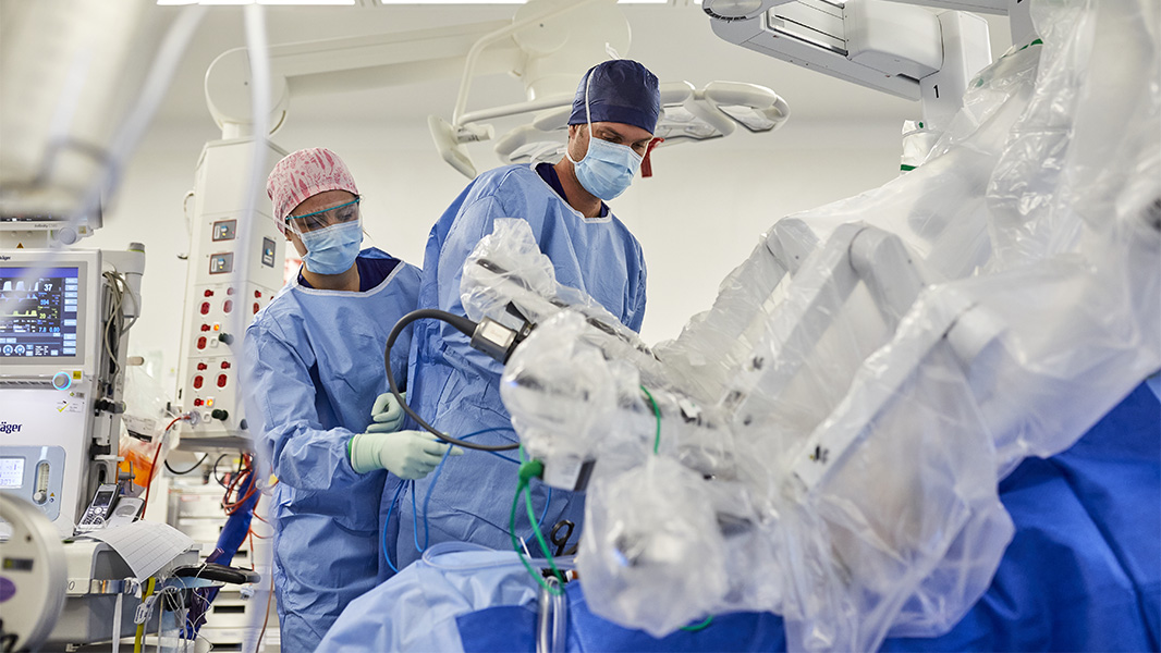 Inadecuado saldar defensa Worth the cost? A closer look at the da Vinci robot's impact on prostate  cancer surgery