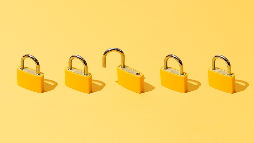Papers with open peer-review reports are less likely to be retracted